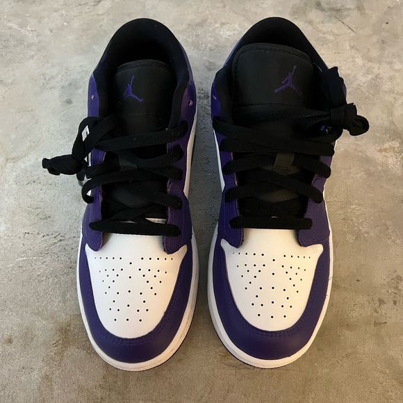 court purple jordan 1 6.5